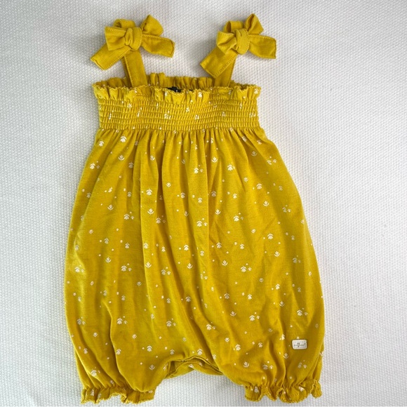 Baby Girl Lot 3M-12M 💖 Outfits Pajamas Summer Shorts Nike Floral Infant - Picture 7 of 13